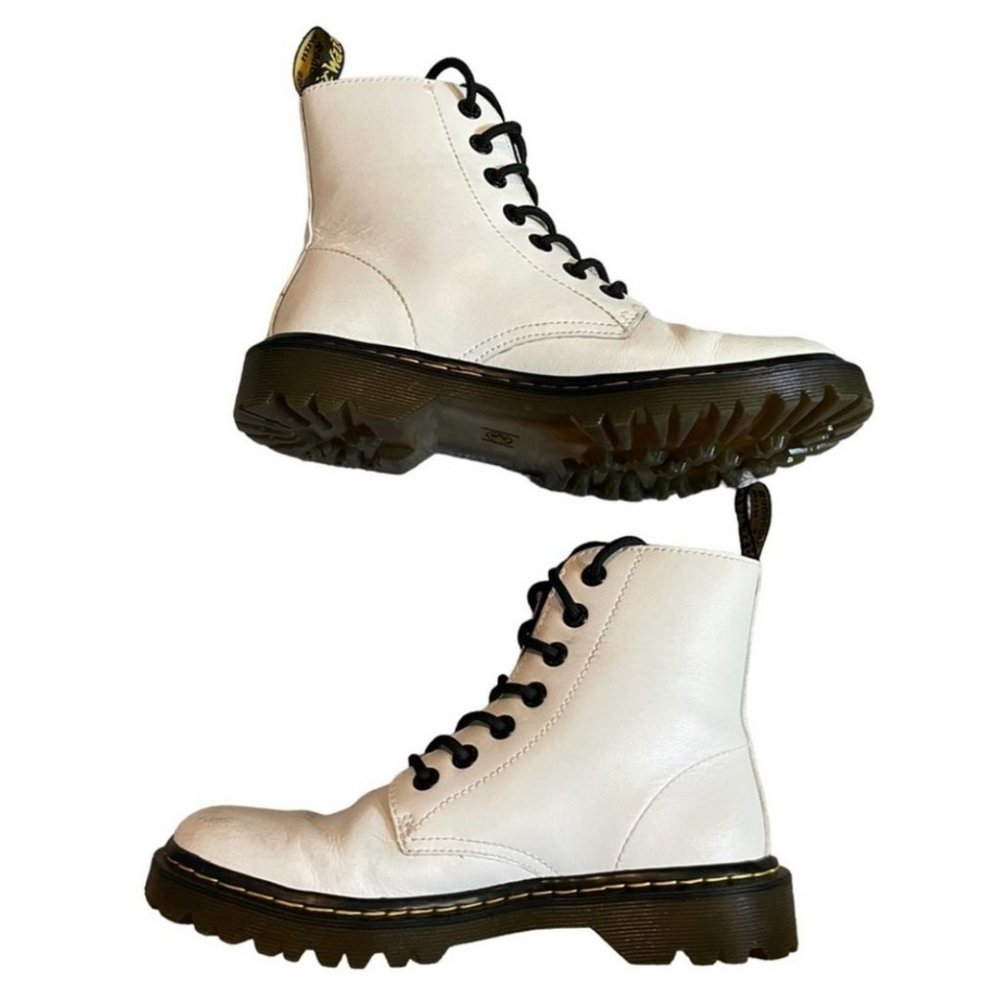 Dr. Martens AW004 Luana AirWair classic white combat boots size 8